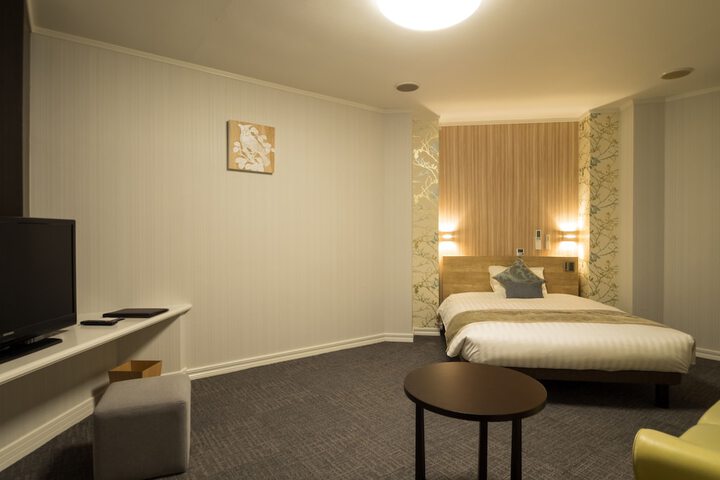 Room 18 of 127