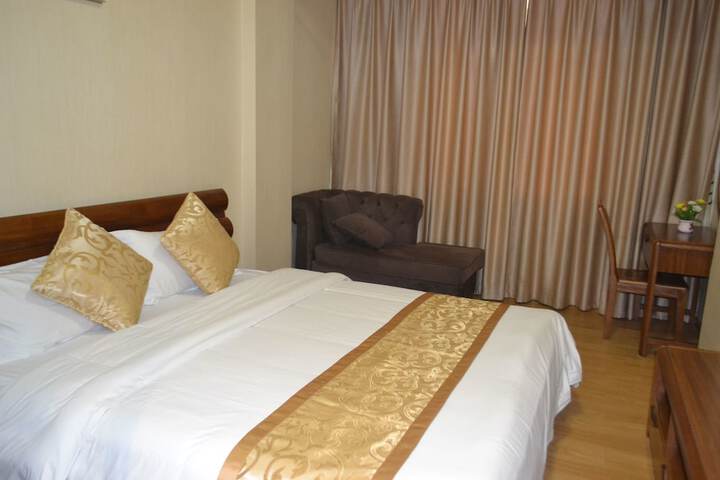 Room 3 of 16