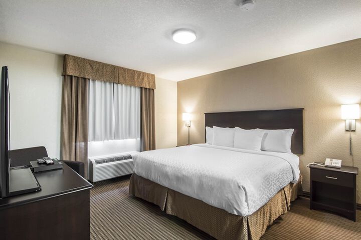 Room 4 of 33