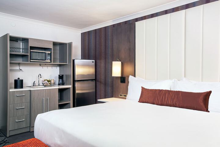1 King Bed Birch Tower (24 of 47)