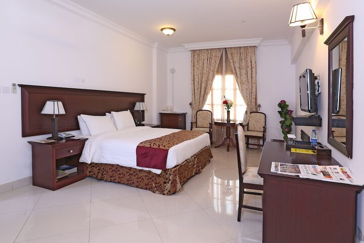 Room 4 of 38