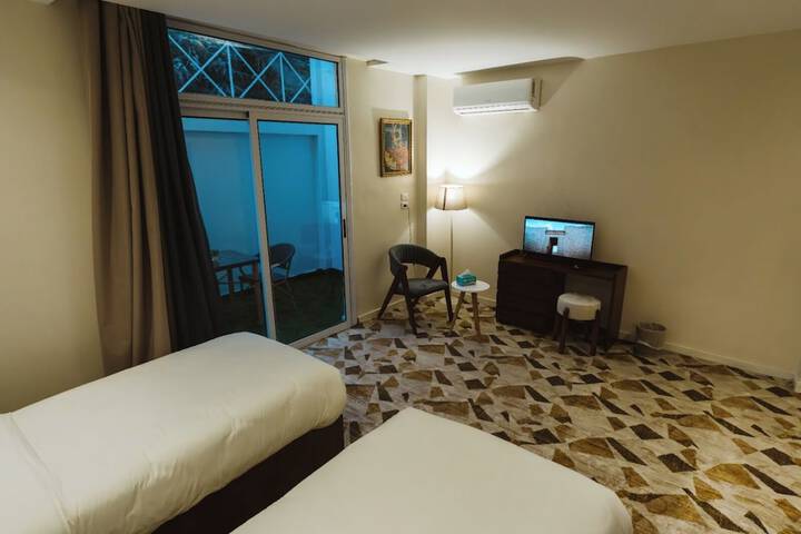 Room 4 of 23