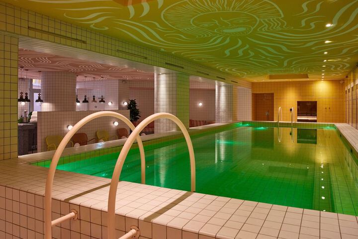 Hotel 182 of 187