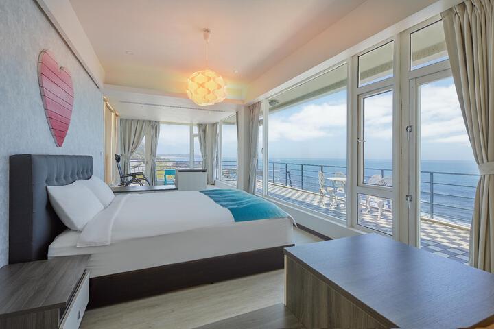 Room 1 of 6