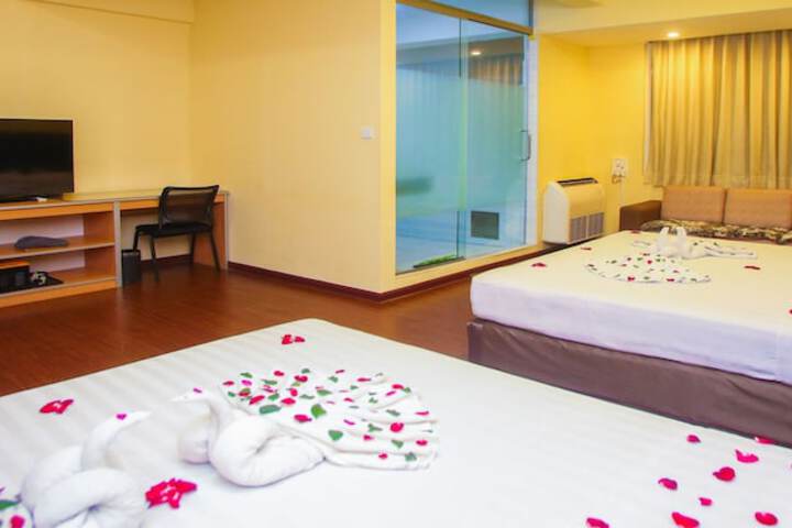 Room 8 of 40