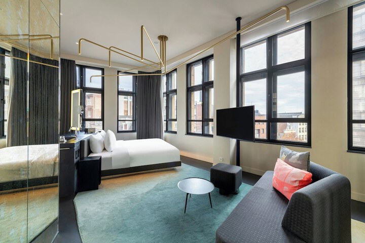 Room 87 of 313