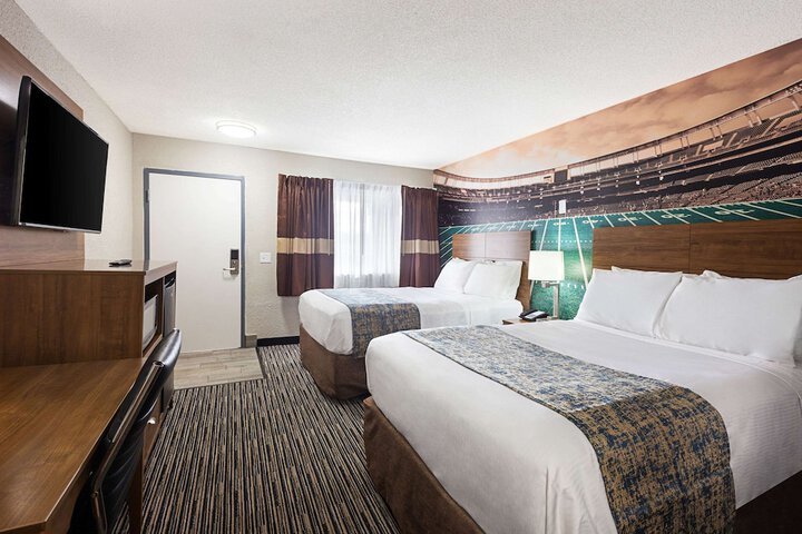 Standard Room, King or Two Doubles (4 of 15)