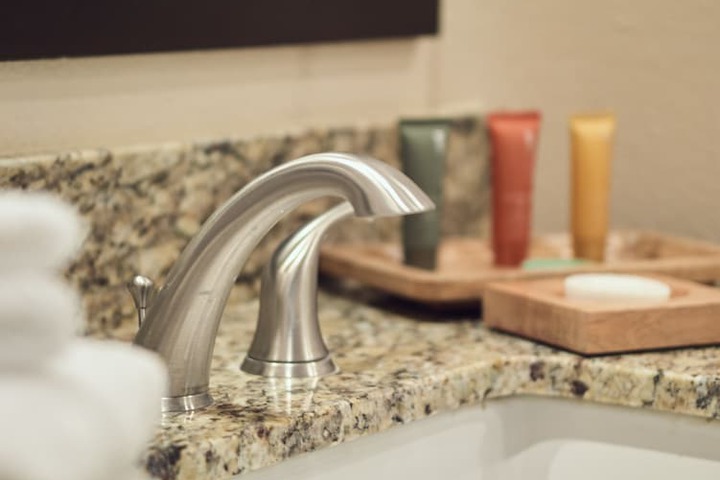 Bathroom sink