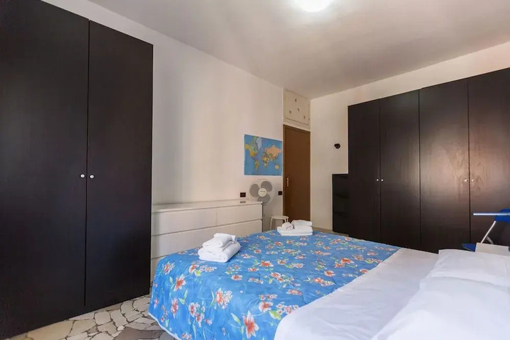 Room 2 of 15