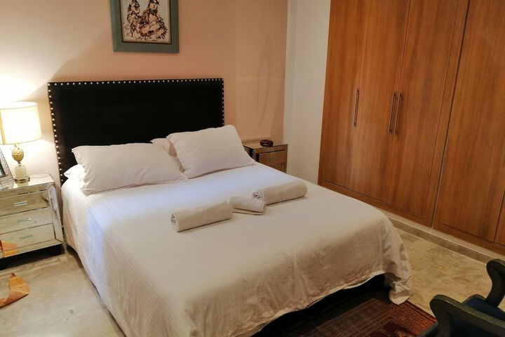 Room 4 of 30
