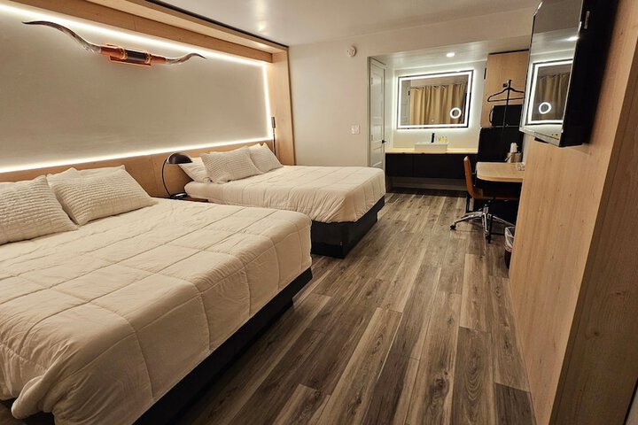 Room 4 of 11