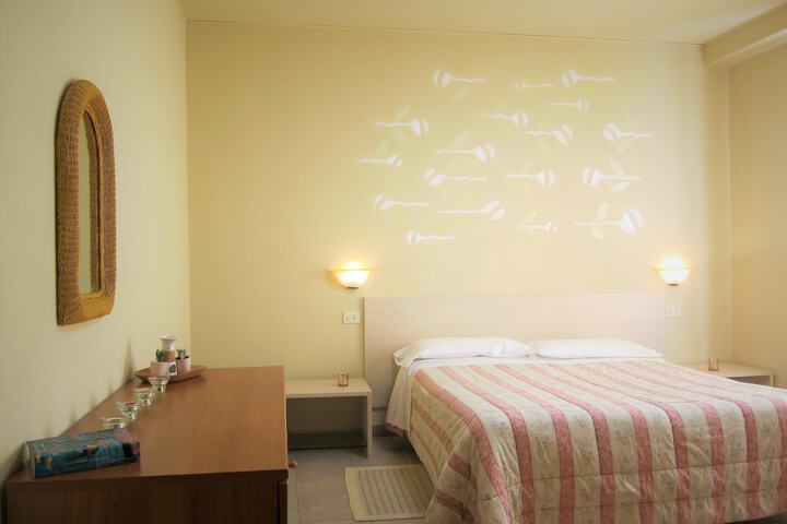Room 7 of 65