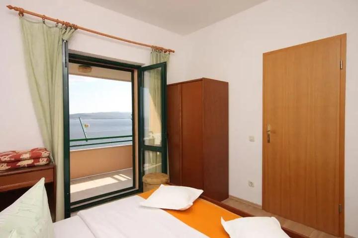 Room 2 of 18