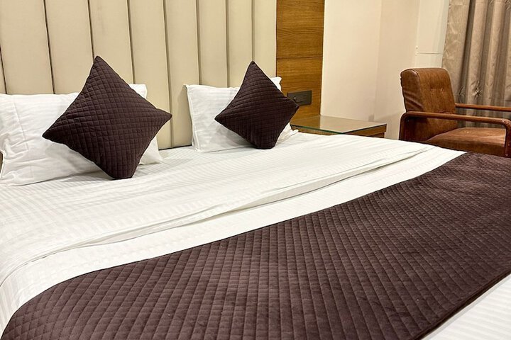 Hotel The Vijay Paradise