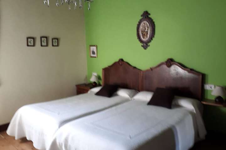 Room 5 of 12
