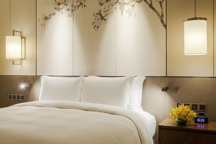 Room 8 of 70