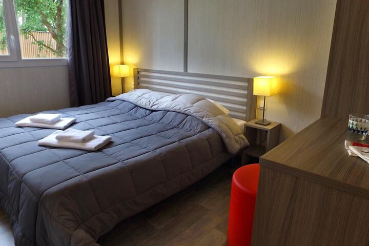 Room 9 of 76