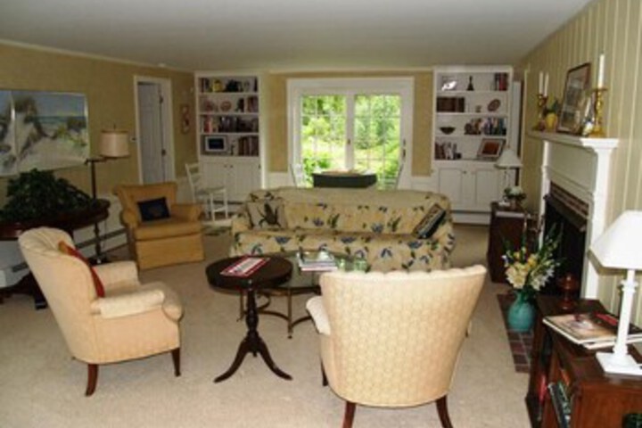 Room 2 of 11
