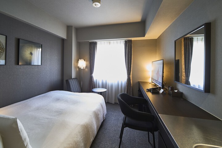 Room 17 of 93