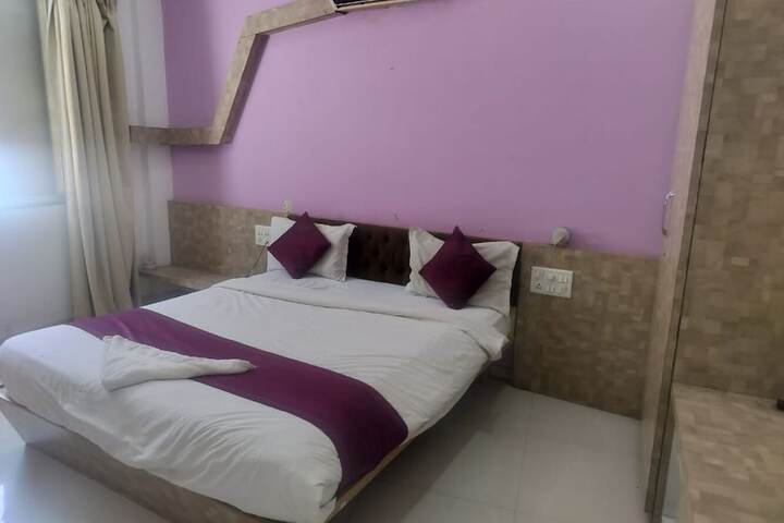 Room 4 of 24