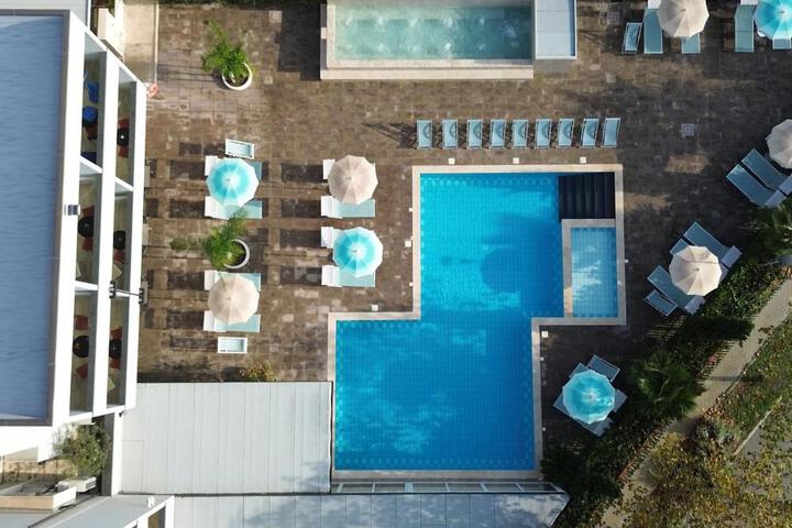 Golden Hotel