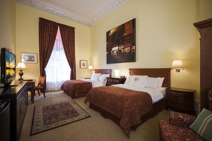 Room 6 of 72