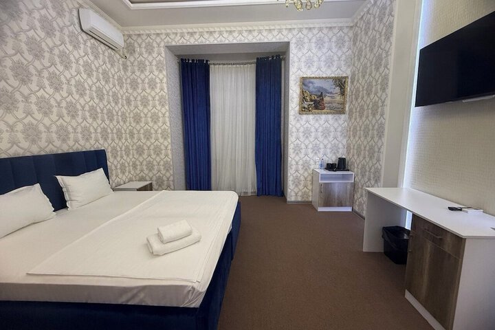 Room 26 of 107