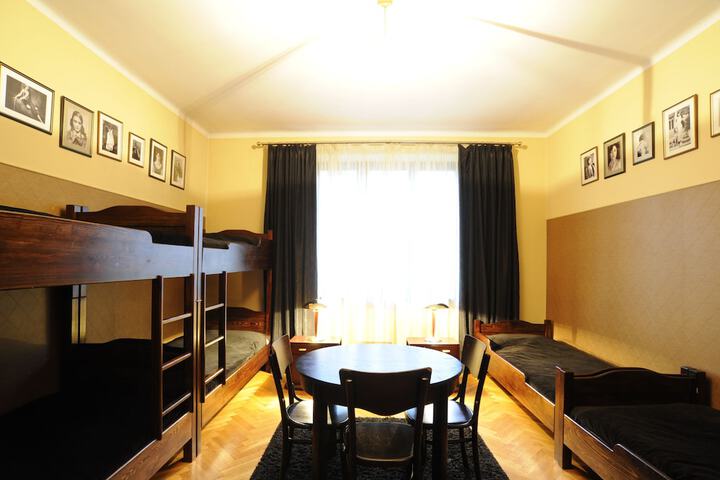Room 25 of 54