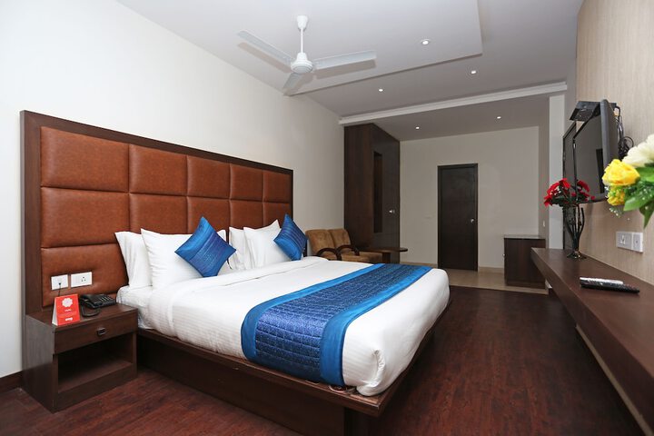Room 12 of 24