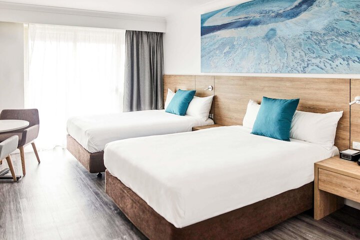 Room 26 of 108