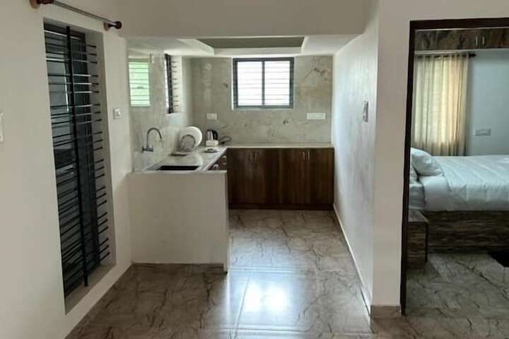 Room 4 of 40