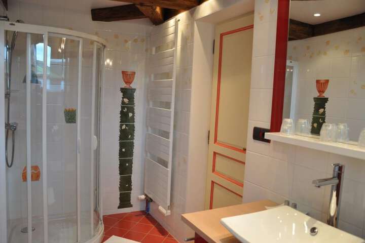 Room 15 of 18