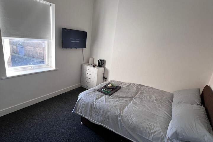 Room 7 of 14