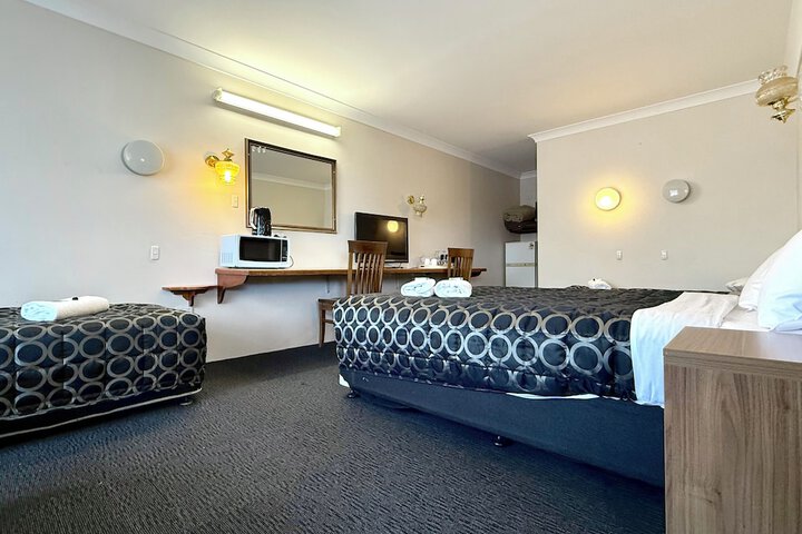 Room 10 of 29