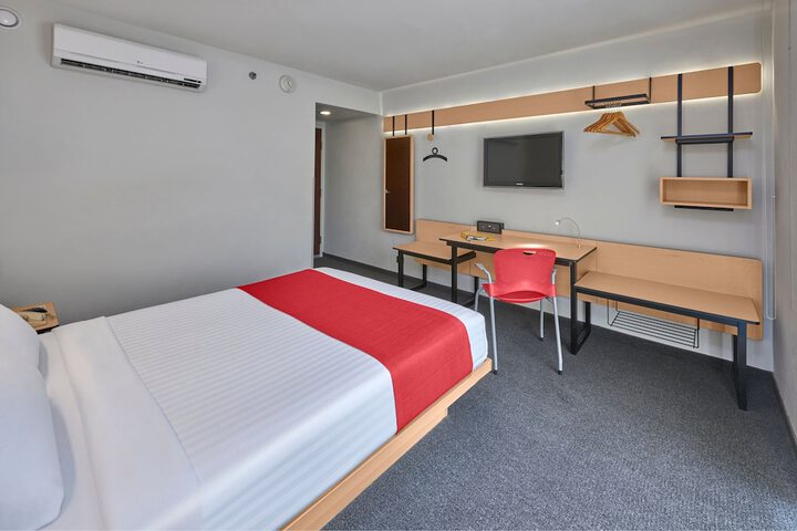Room 13 of 97