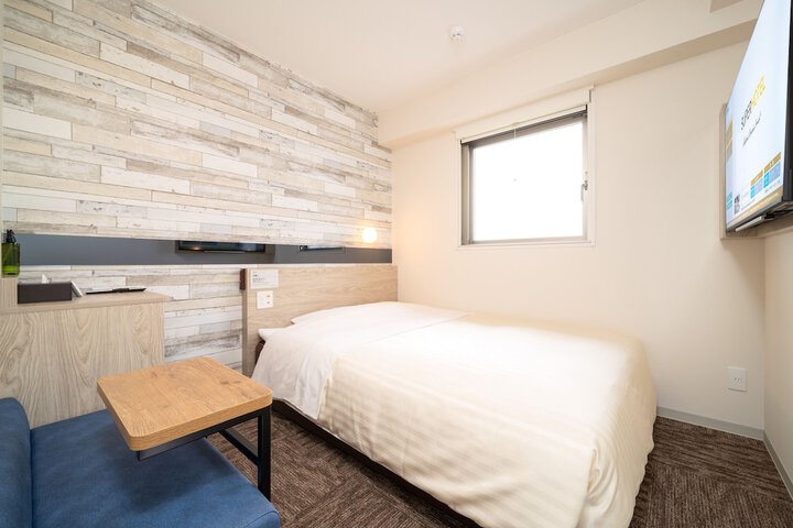 Room 11 of 65