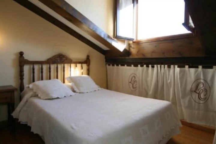 Room 8 of 35