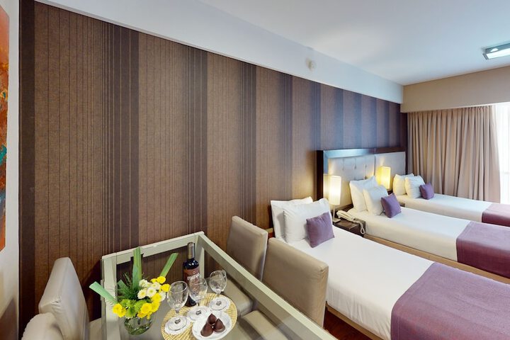 Room 33 of 67