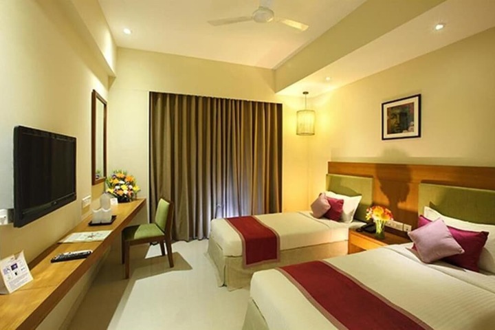 Room 5 of 7
