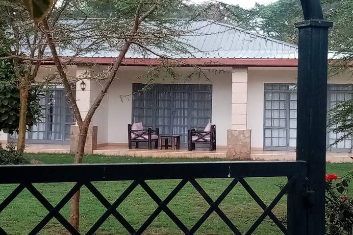 Hotel Exterior 55 of 76