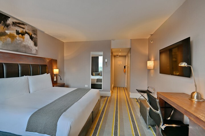 Room 38 of 114