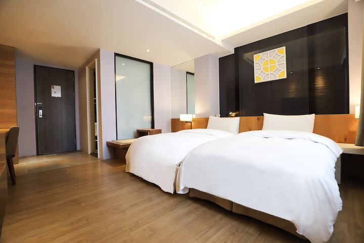 Room 46 of 70