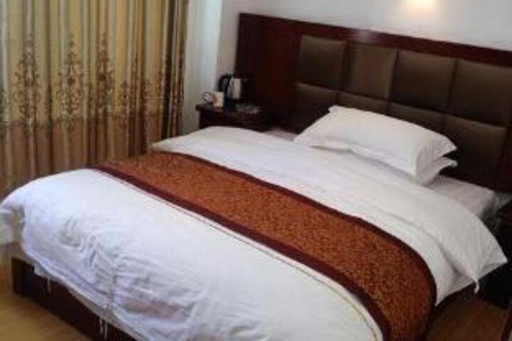 Room 5 of 6