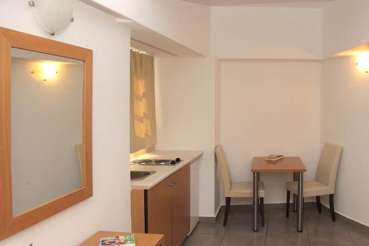 Room 4 of 19