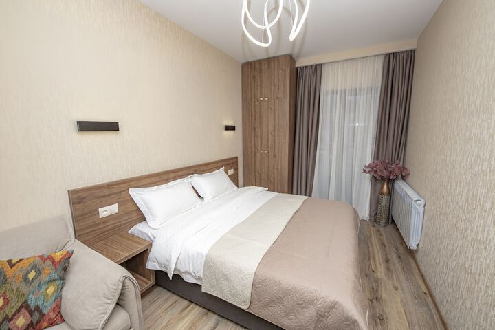 Room 3 of 62