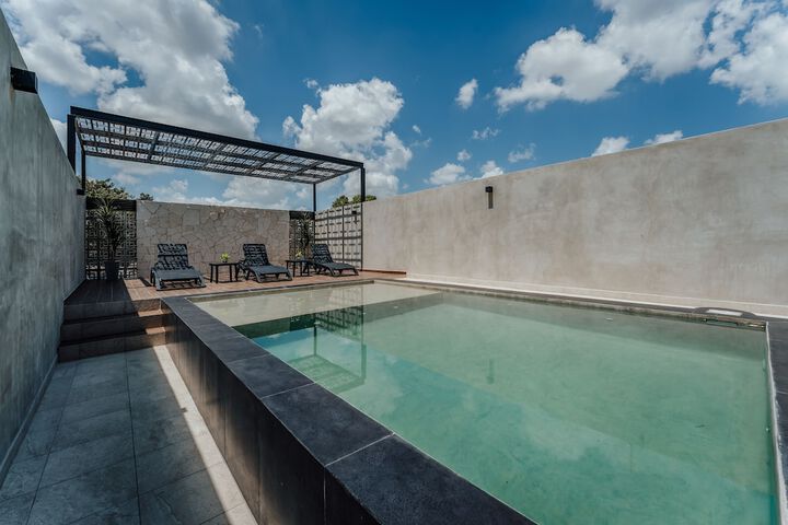 Pool 29 of 34