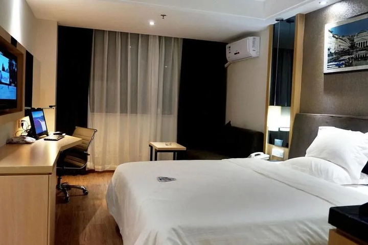 Room 2 of 3