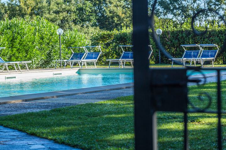 Hotel with Pool