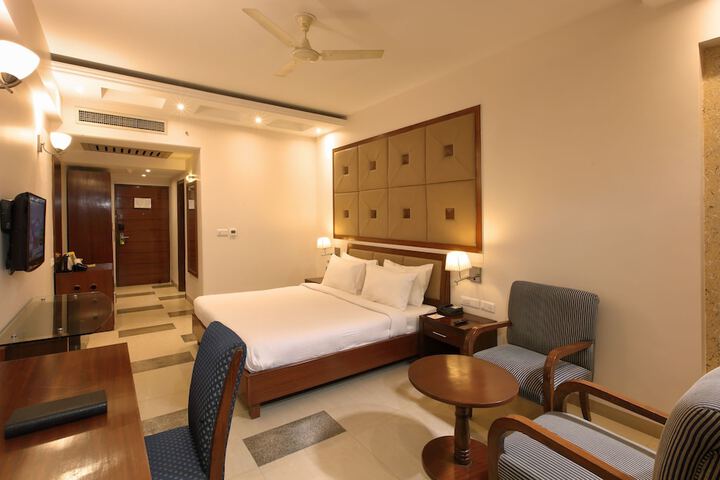 Room 7 of 62