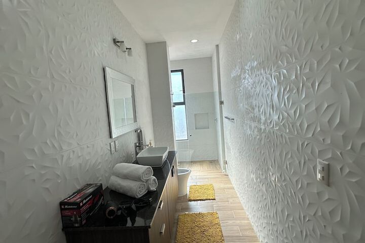 Room 34 of 60
